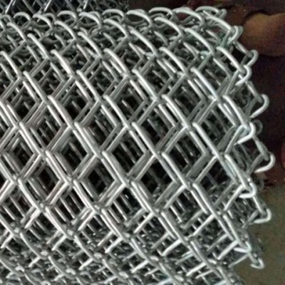 Anping factory hot-dipped/electric galvanized chain link fence in stock