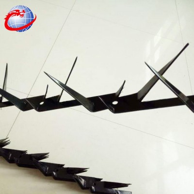 Q235 Plate Produced Hole Spacinng 130mm Middle Size Black Powder Coated Metal Fence Wall Spike